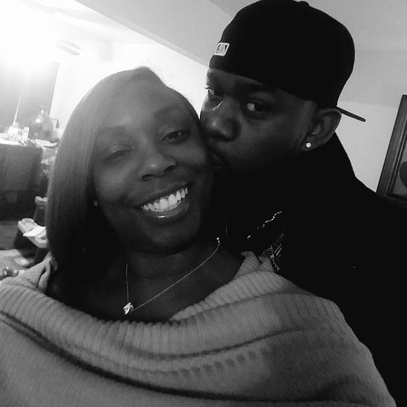 Meet your Posher, Akia - Picture 1 of 1